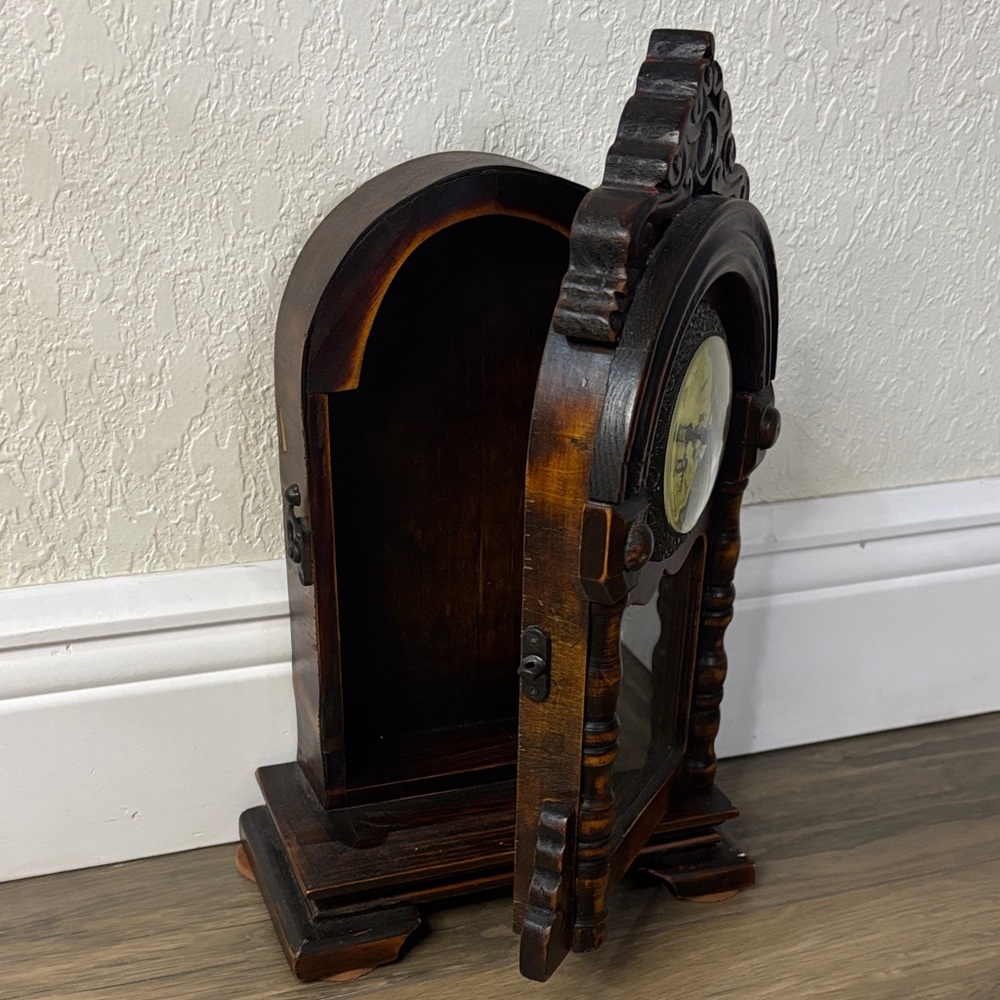 Vintage Brown Wall Clock - Picture 4 of 5